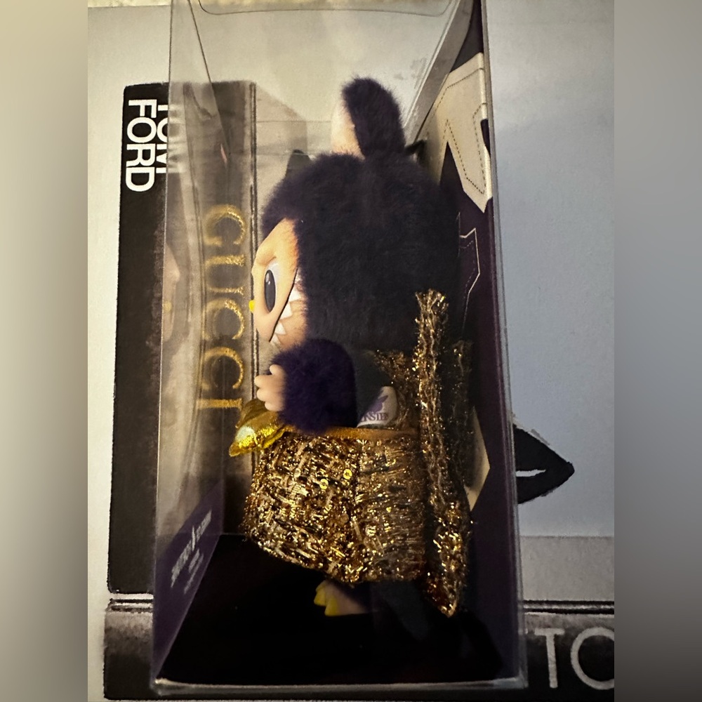 ❗️SOLD❗️Authentic POP MART LABUBU x Pronounce- Wings of Fortune Vinyl Plush - Picture 6 of 8